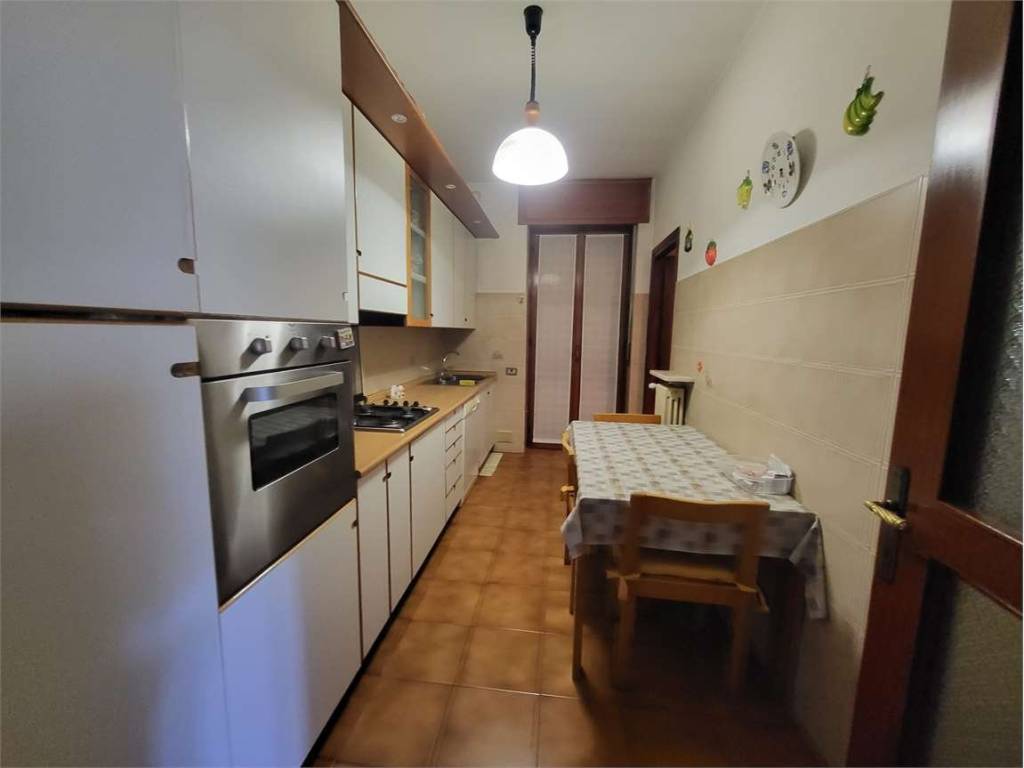 Appartamento a Borgomanero in Viale Kennedy - Foto 4