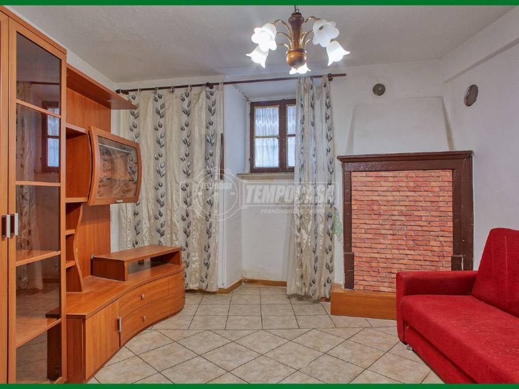 Appartamento a Arcisate in Via Martinelli Foscarini - Foto 3