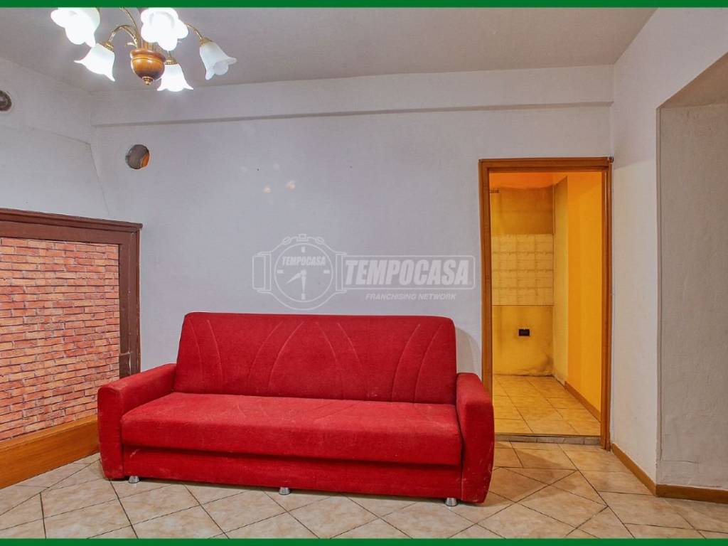 Appartamento a Arcisate in Via Martinelli Foscarini - Foto 4