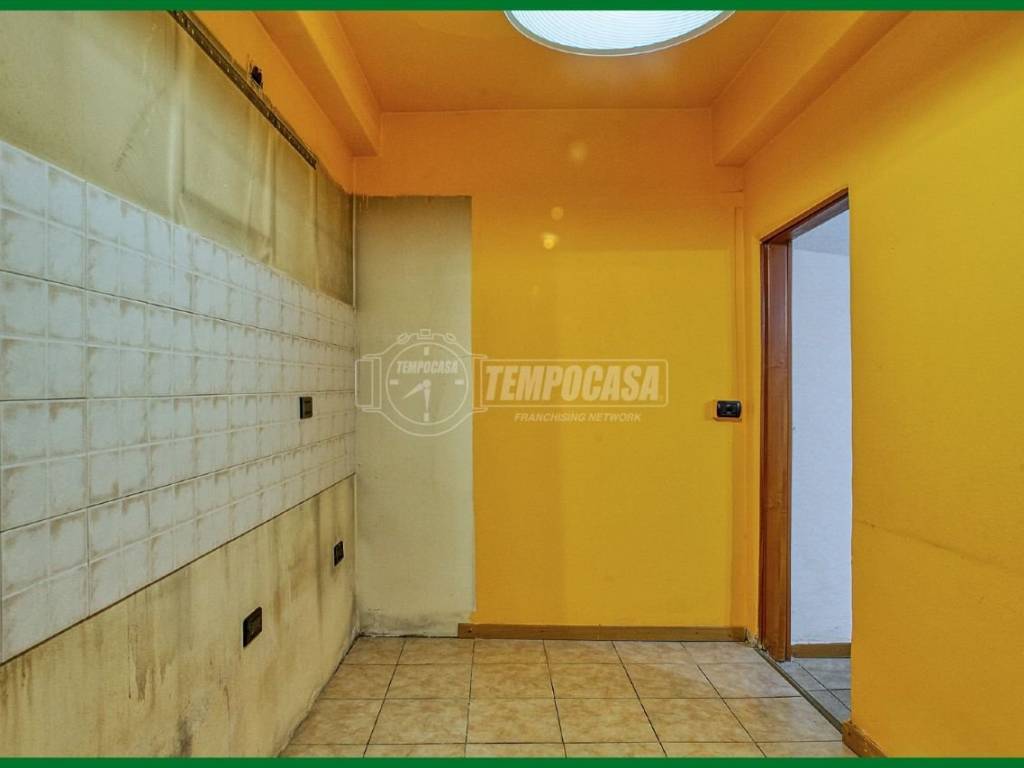 Appartamento a Arcisate in Via Martinelli Foscarini - Foto 5