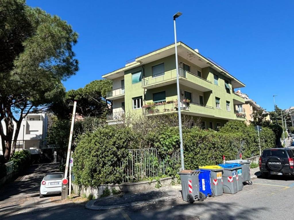 Appartamento a Genova in ADIACENZE CHAMPAGNAT - Foto 2