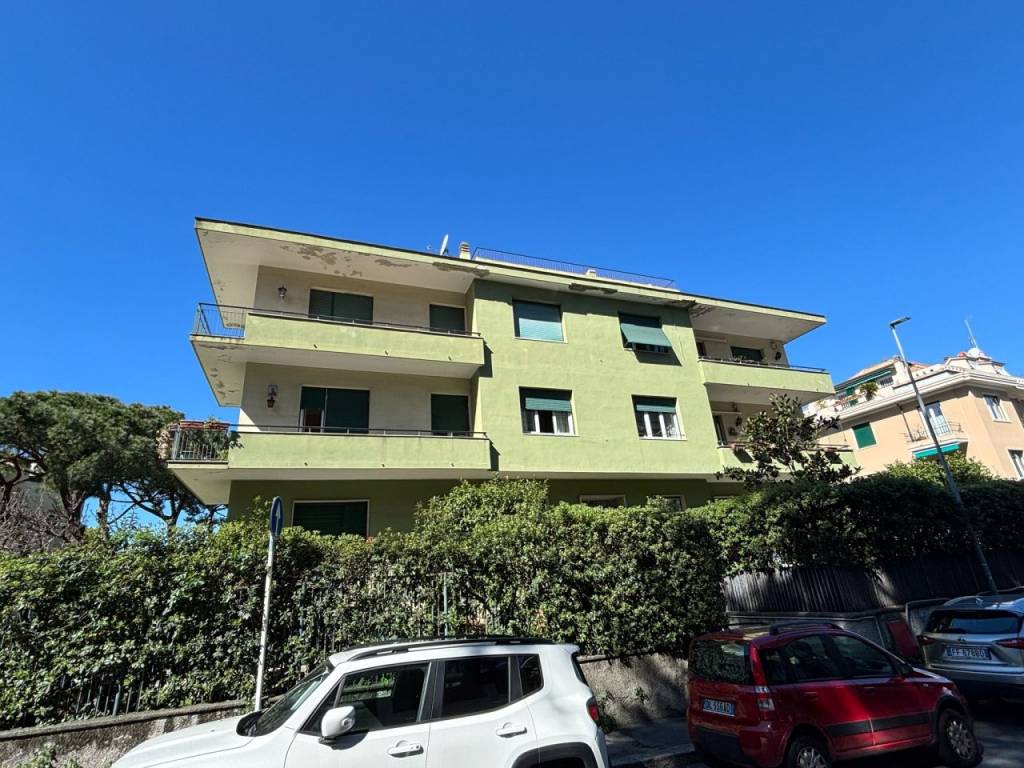 Appartamento a Genova in ADIACENZE CHAMPAGNAT - Foto 3