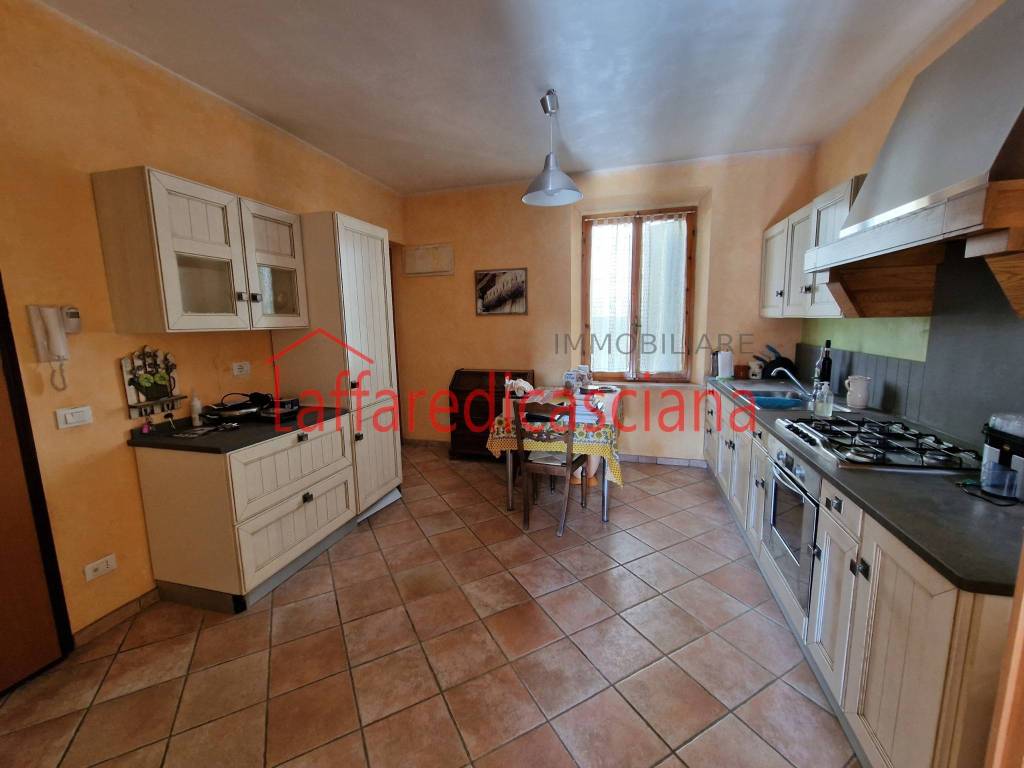 Appartamento a Pontedera in Via Ugo Foscolo - Foto 2