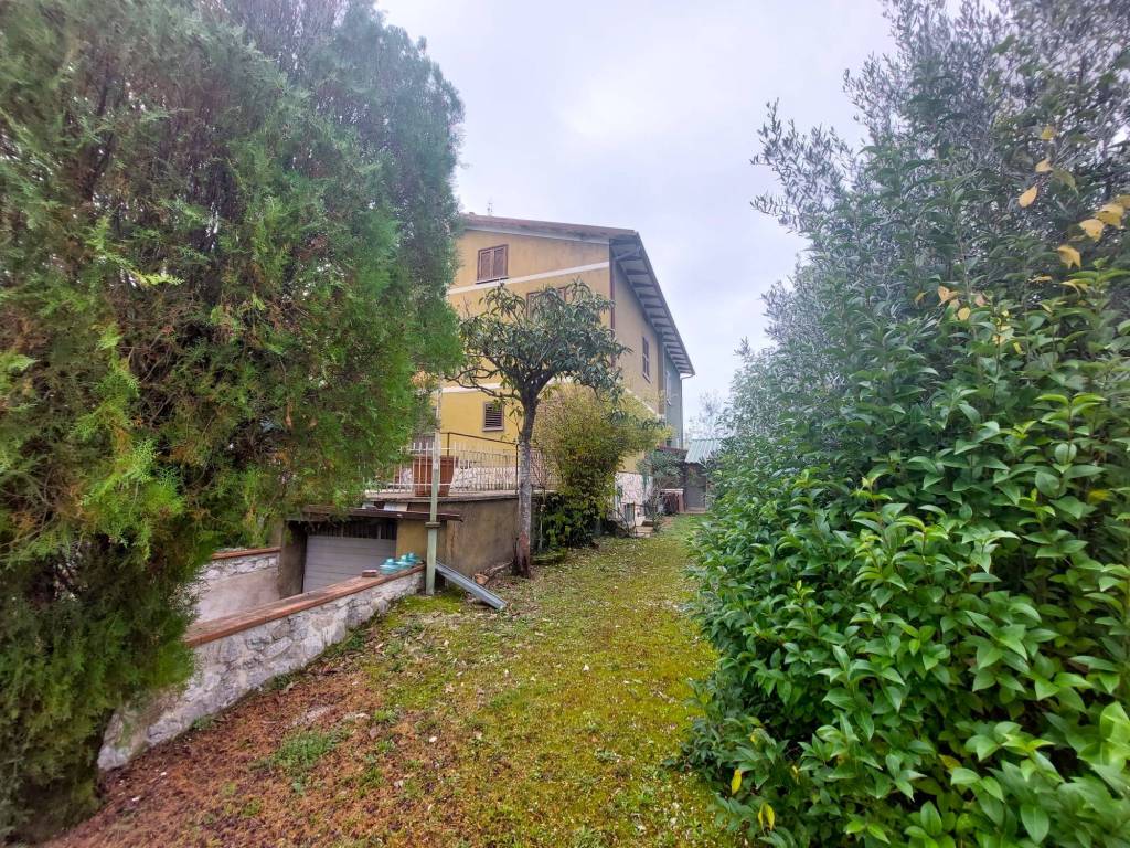 Casa indipendente a Spoleto in Frazione Santa Croce - Foto 2