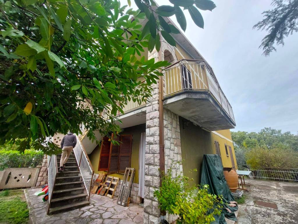 Casa indipendente a Spoleto in Frazione Santa Croce - Foto 3