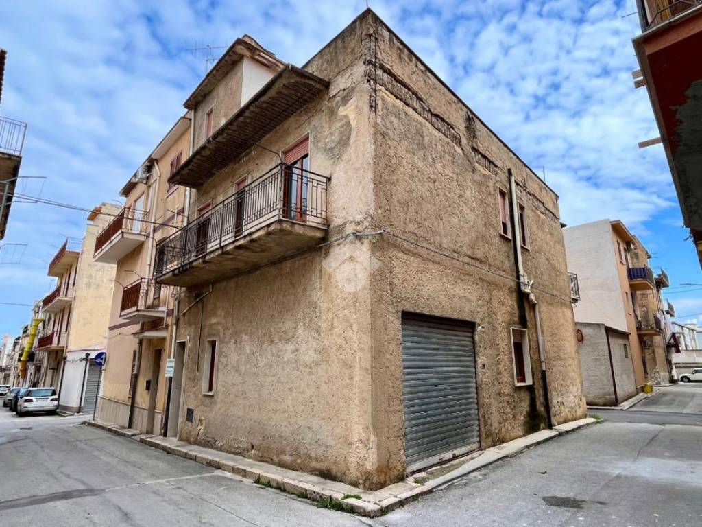 Casa indipendente a Castellammare del golfo in Via Bengasi, 56 - Foto 2