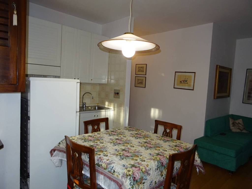 Appartamento a Verona in Via Rinaldo Veronesi, 30 - Foto 2