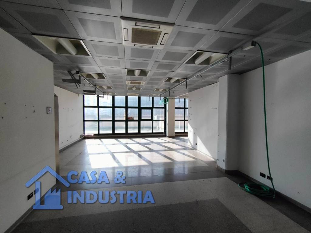 Immobile a Agrate brianza in Viale Gian Bartolomeo Colleoni - Foto 4