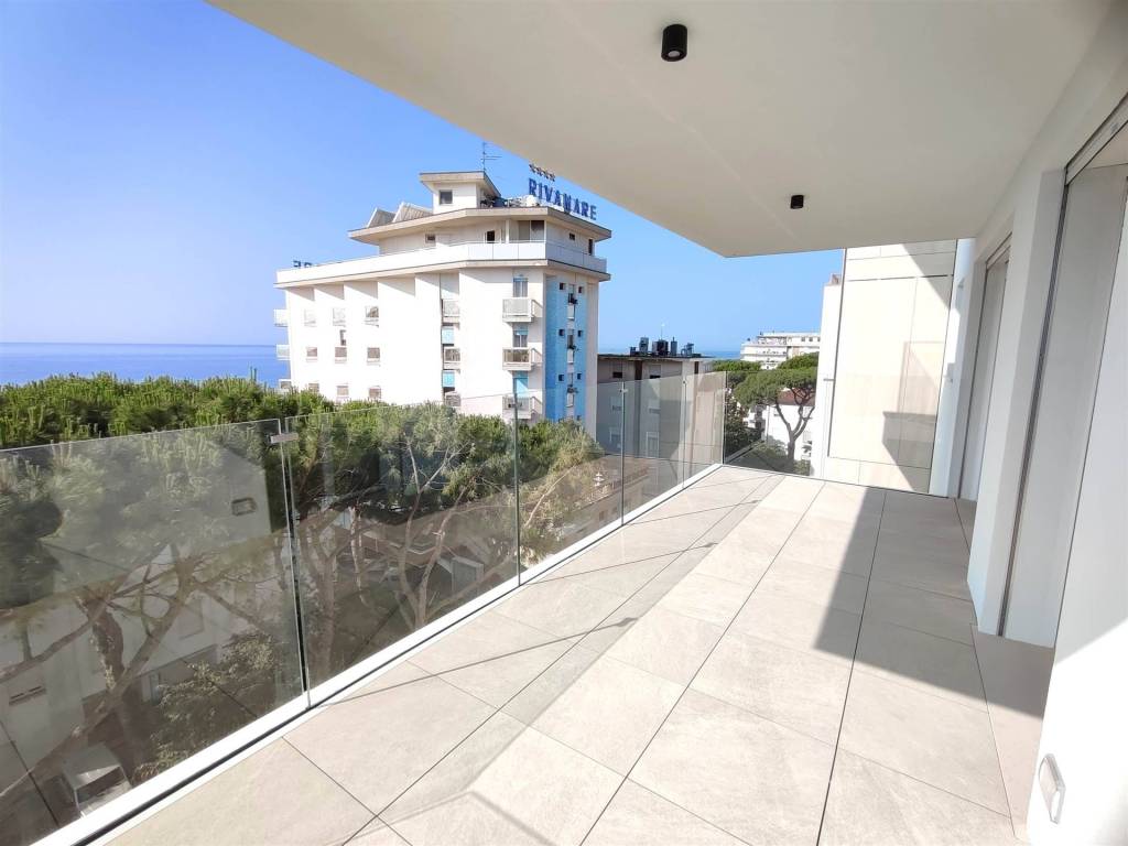 Appartamento a Jesolo in Via Andrea Bafile 17° accesso al mare, 1 - Foto 3