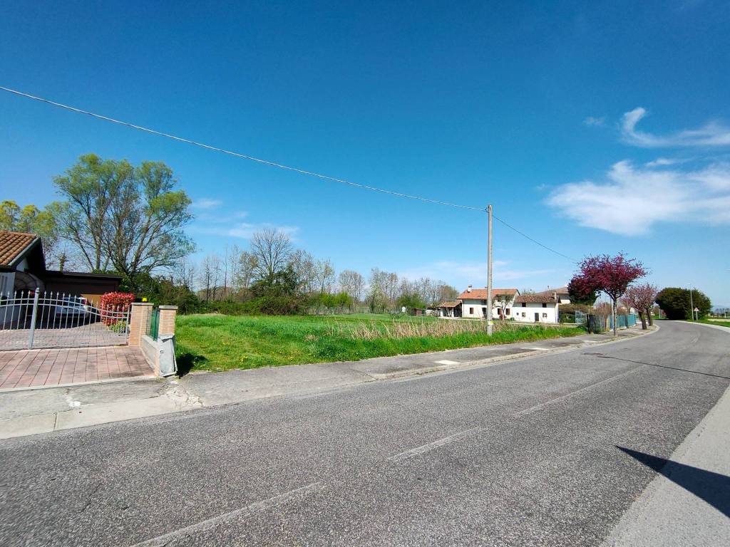 Terreno a Ronchis in Corso San Valentino, 43 - Foto 5