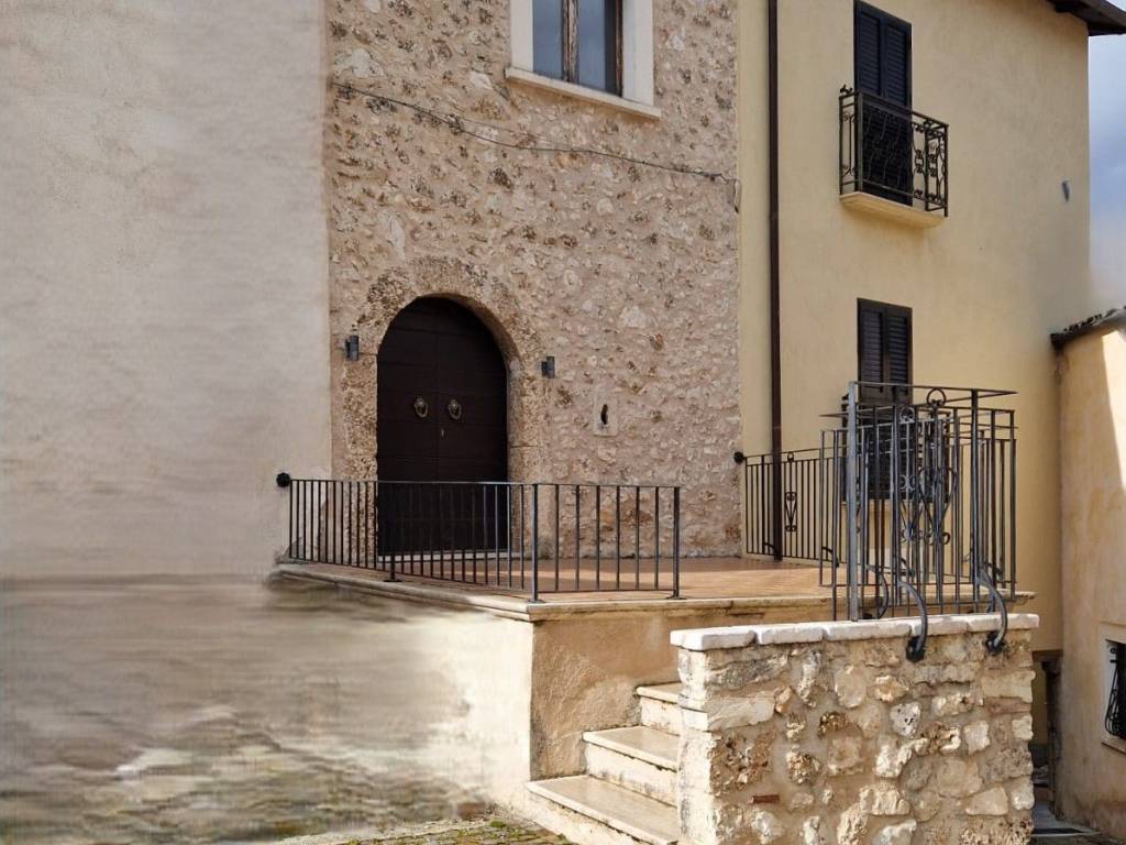 Casa indipendente a Castelvecchio calvisio in Via Cristoforo Colombo - Foto 2