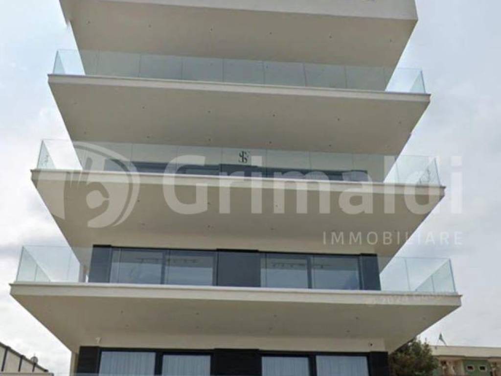 Appartamento a Trani in LUNGOMARE CRISTOFORO COLOMBO, 138 - Foto 2