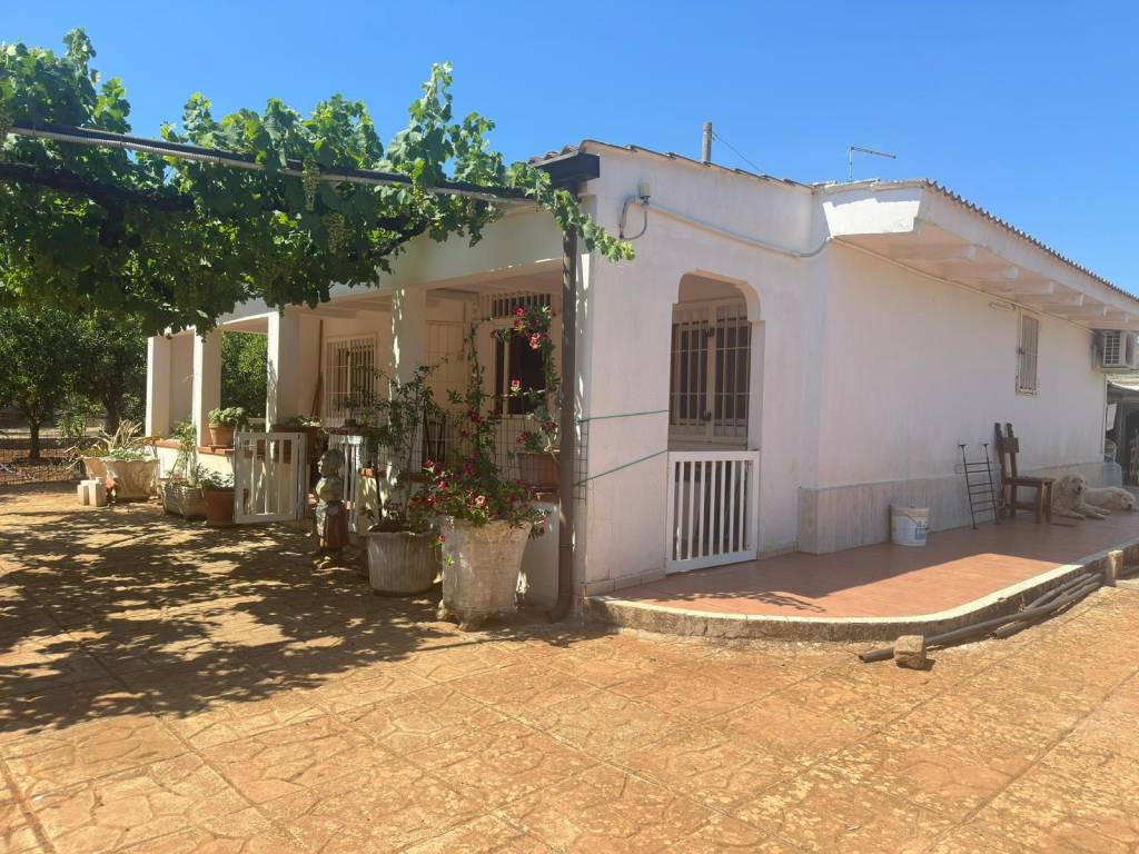 Villa a Brindisi in Strada per Serranova - Foto 4