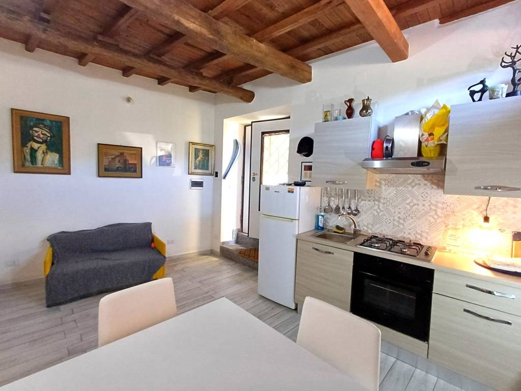 Appartamento a Caprarola in Via Giuseppe Vincenzi - Foto 2