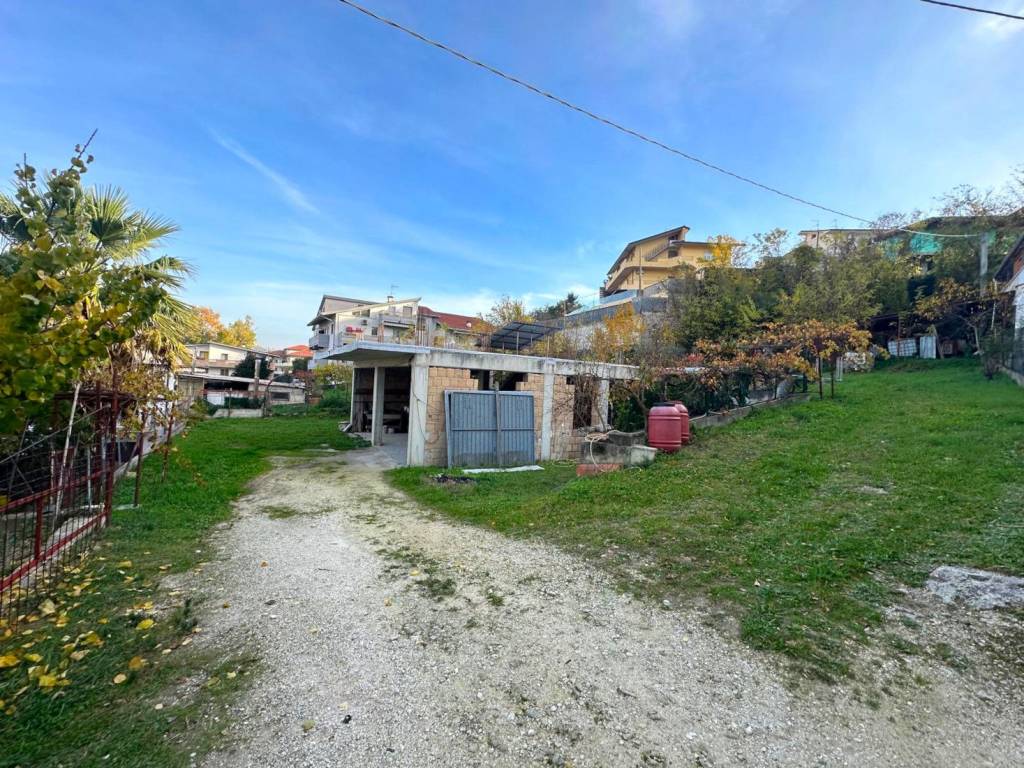 Casa indipendente a Scafa in Via Pietro Nenni - Foto 2
