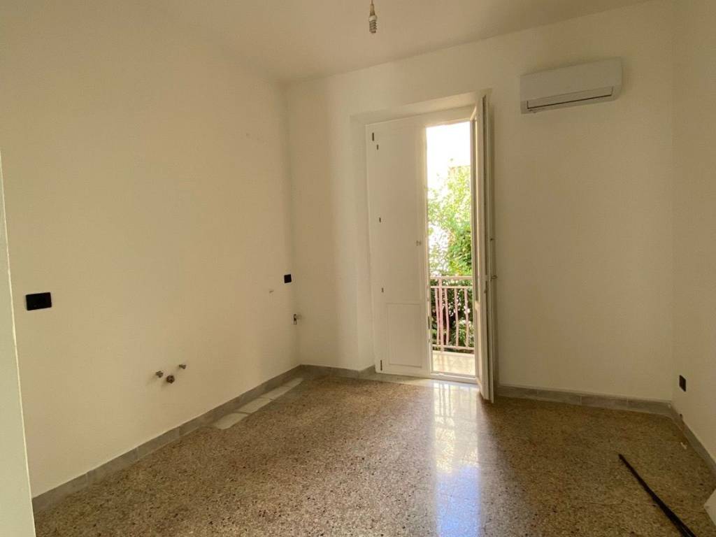 Appartamento a Crotone in Via Venezia, 6 - Foto 4