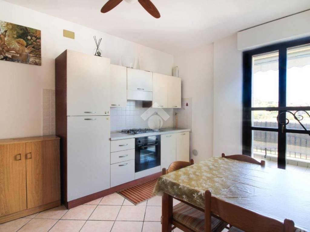 Appartamento a Alba adriatica in Via Ercole Falò, 6 - Foto 2