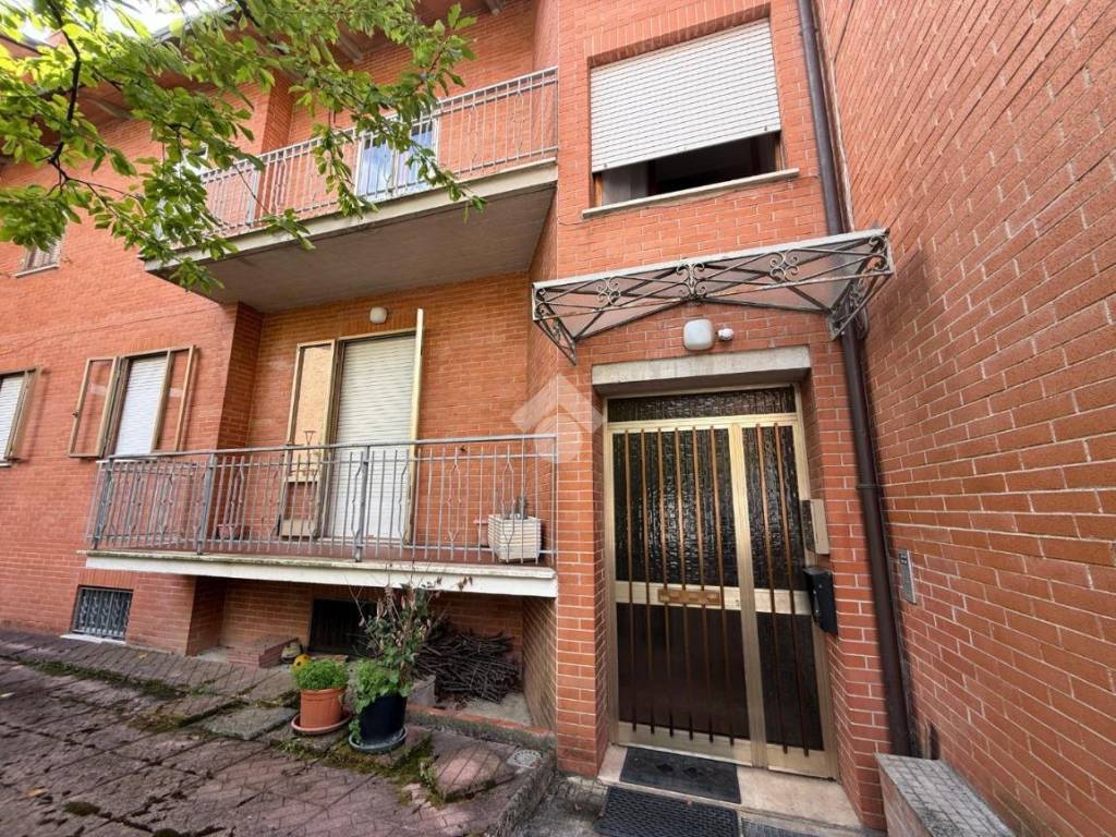 Appartamento a Gubbio in Via Gioacchino Rossini, 4 - Foto 2