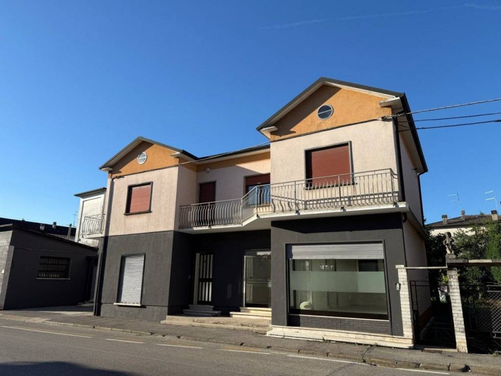 Appartamento a Vicenza in Viale Fiume, 9 - Foto 2