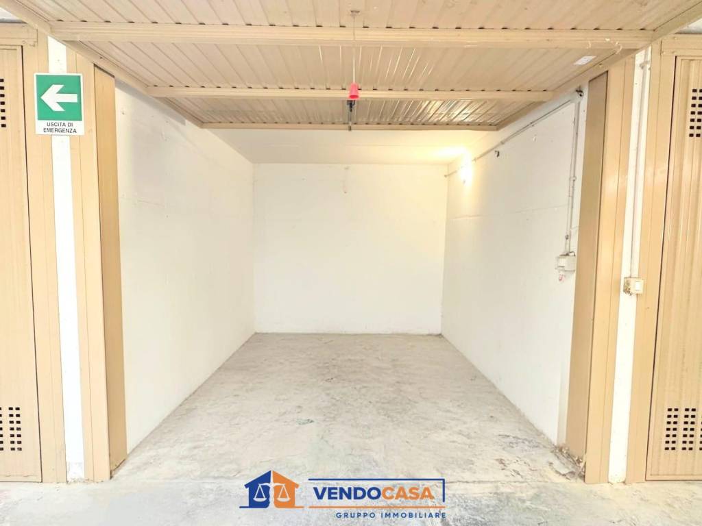 Box / garage a Loano in Via Aurelia, 93 - Foto 4