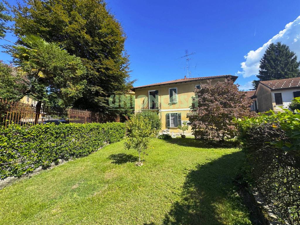 Casa indipendente a Tradate in Via Madonna delle Vigne, 2 - Foto 3
