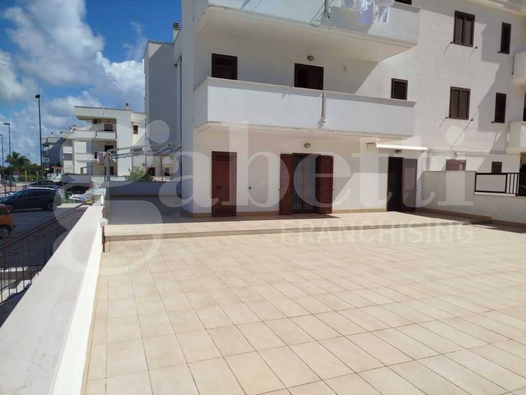 Appartamento a Vieste in Viale Dell'Antico Porto Aviane, 37 - Foto 2