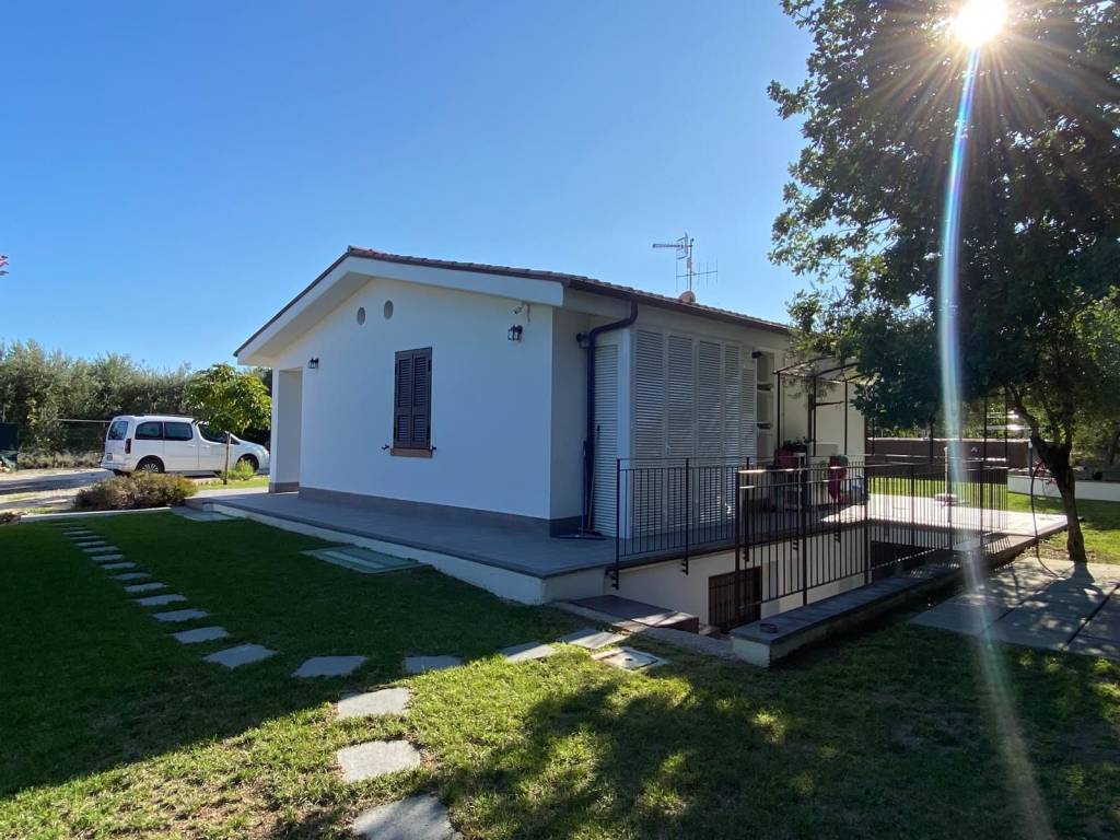 Villa a Minturno in Via Nino Manfredi, 10 - Foto 2