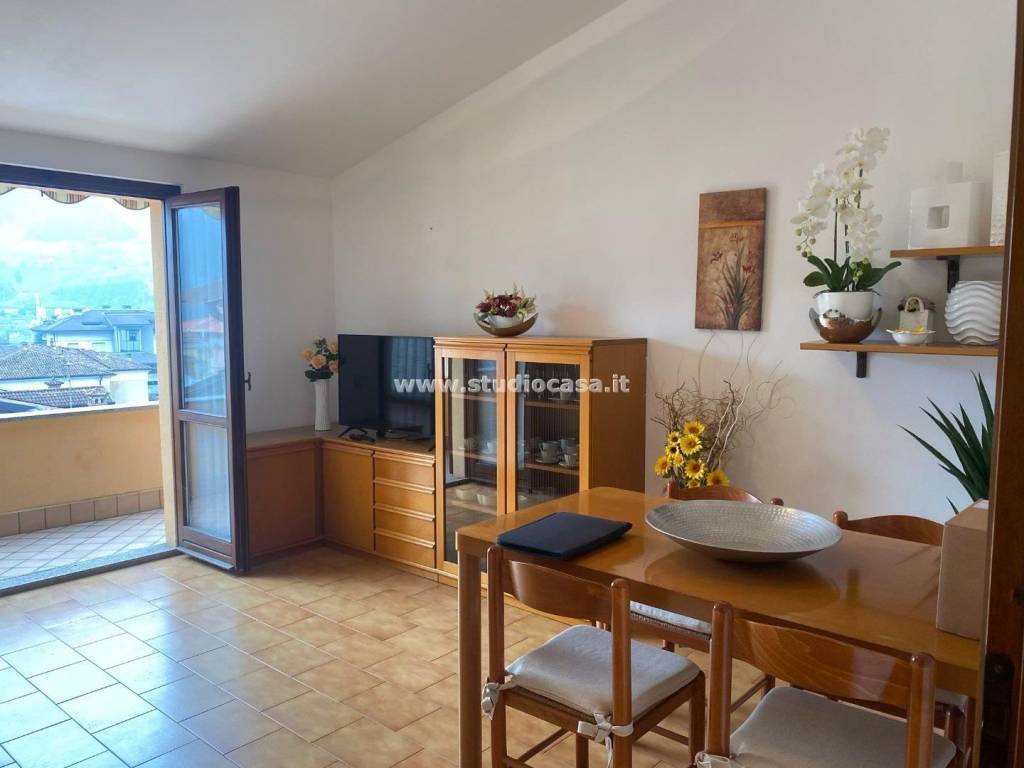 Appartamento a Zogno in MARTIRI DELLA LIBERTA' - Foto 3