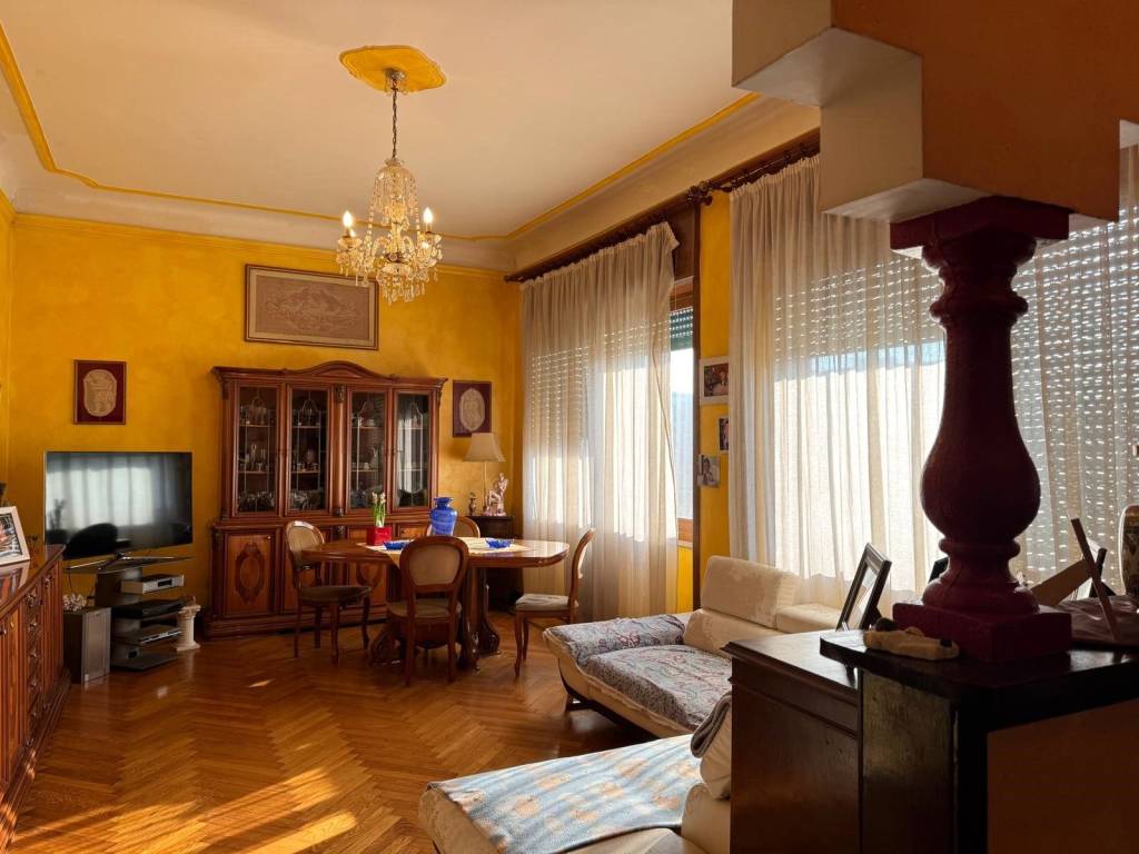 Appartamento a Tradate in Viale Guglielmo Marconi, 14 - Foto 3