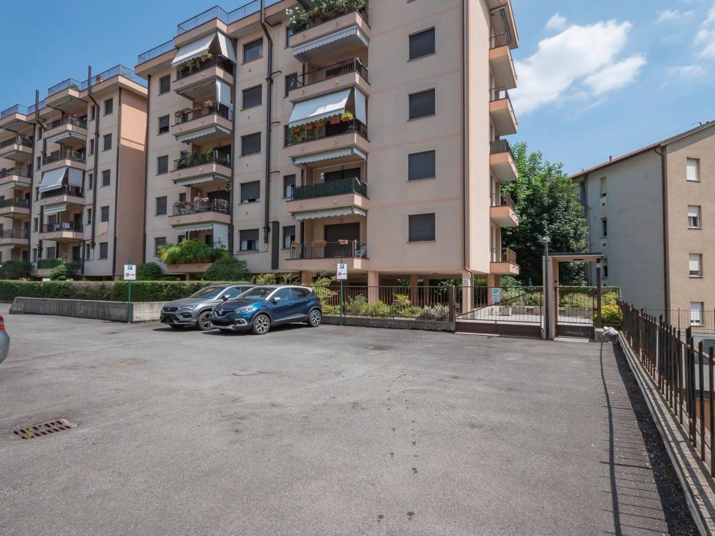 Appartamento a Como in Via Canturina, 49 - Foto 2
