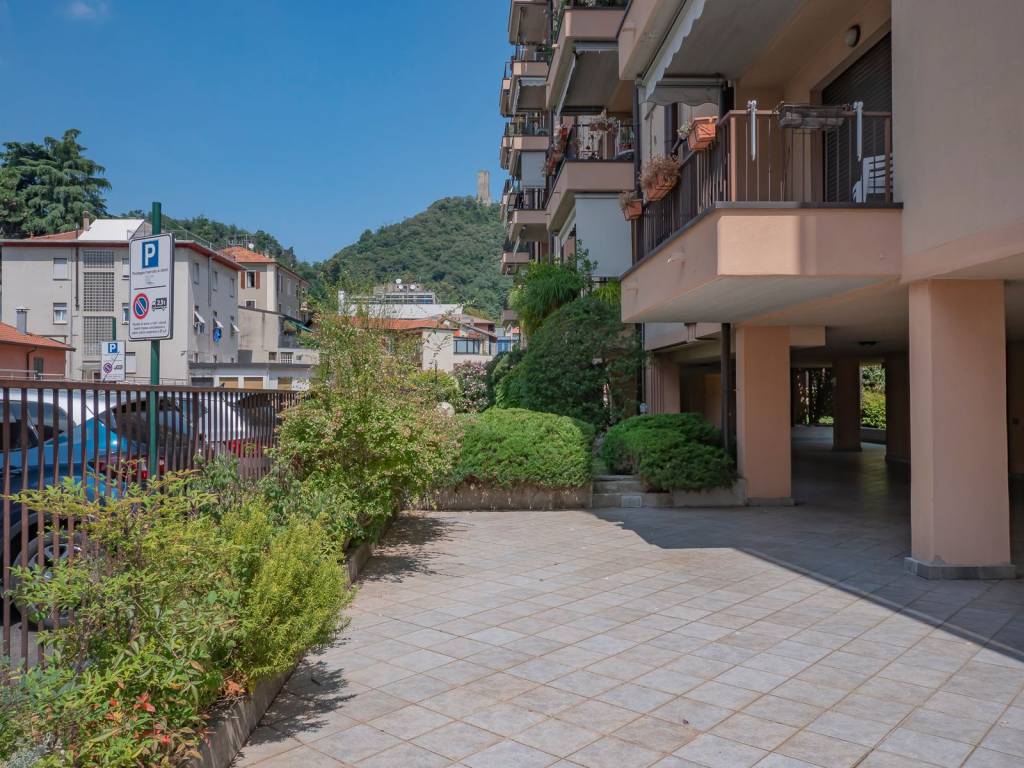 Appartamento a Como in Via Canturina, 49 - Foto 3