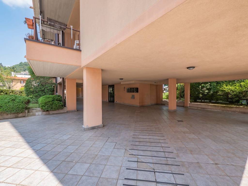 Appartamento a Como in Via Canturina, 49 - Foto 4