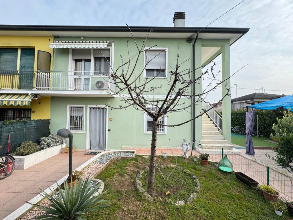 Appartamento a Noventa vicentina in VIA MATTEOTTI, 113 - Foto 2