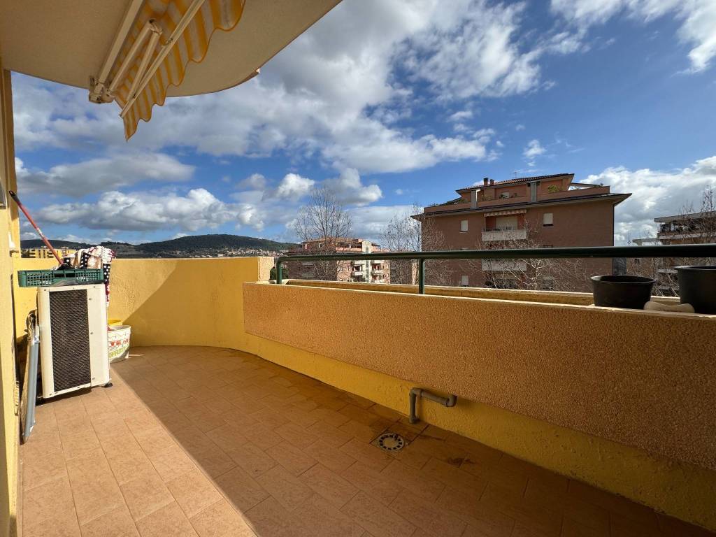 Appartamento a Corciano in Via Luca Benincasa - Foto 3