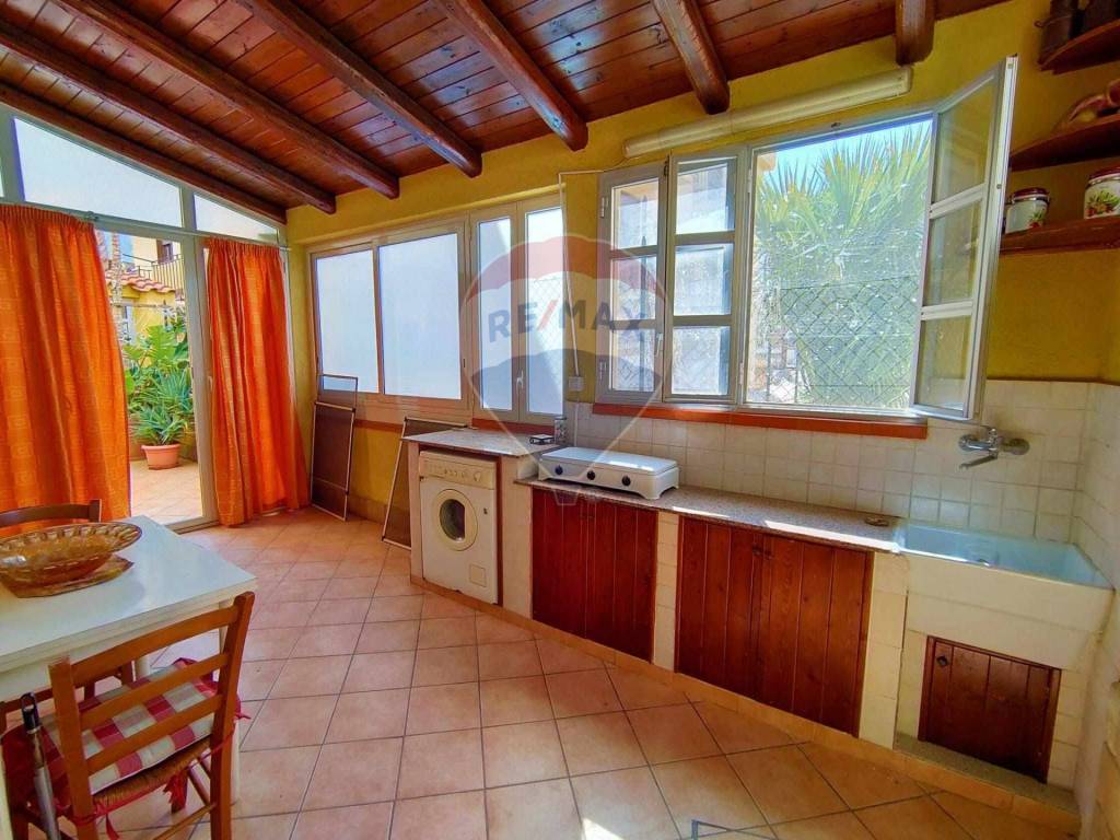 Appartamento a Cinisi in via Giovanni Verga, 8 - Foto 2