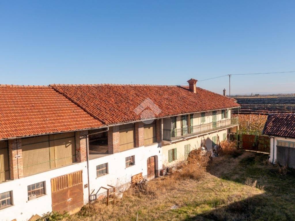 Casa indipendente a Verzuolo in VIA CHIAMINA, 6 - Foto 4