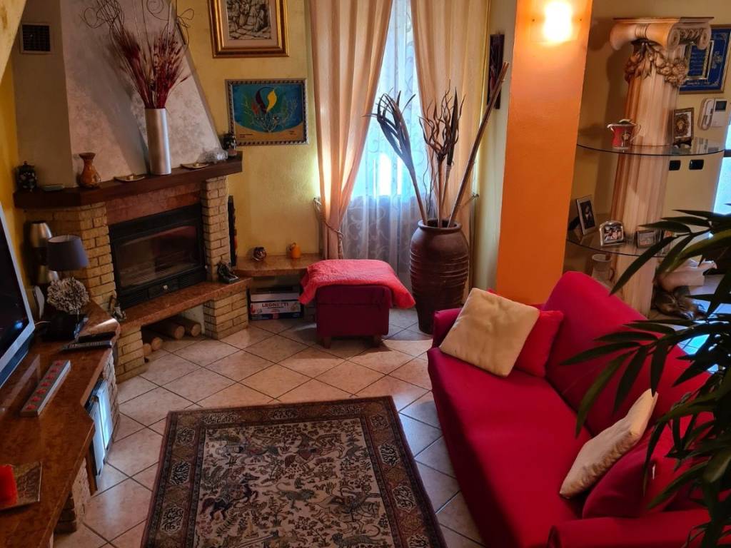 Appartamento a Valenza in Vicolo Matteo Bandello, 23 - Foto 2