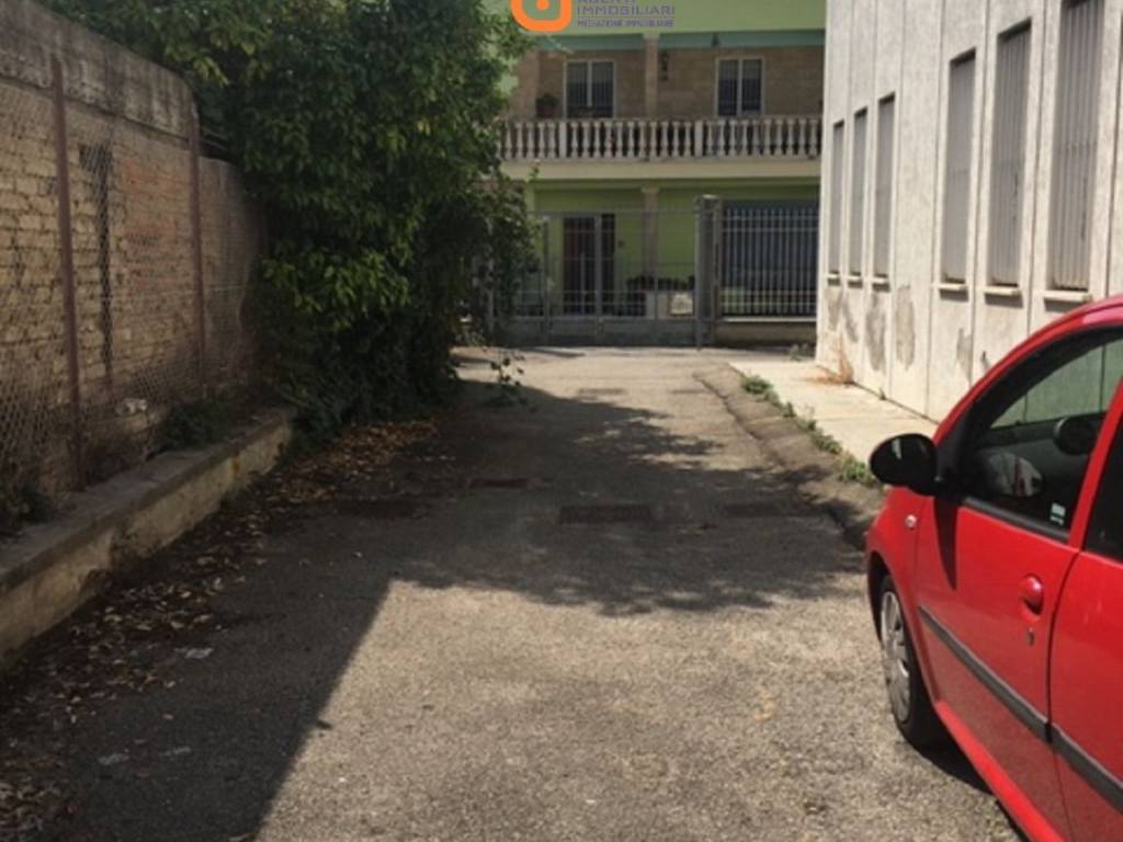 Palazzo / stabile a Alba adriatica in Via Cesare Battisti - Foto 3