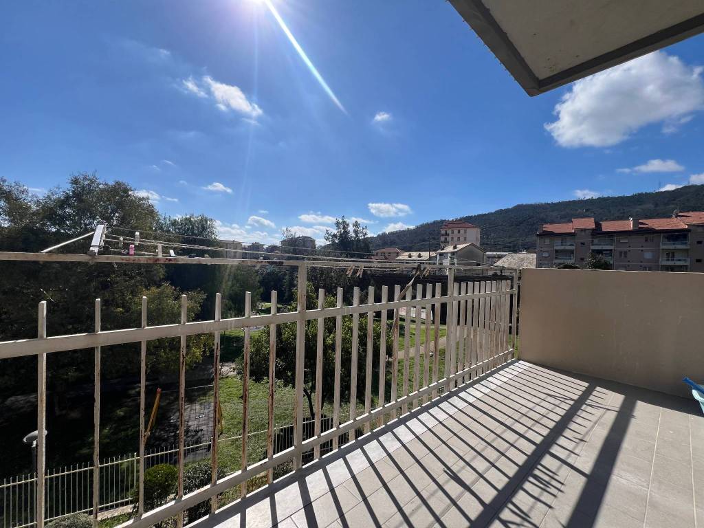 Appartamento a Savona in Via Andrea Bruzzone - Foto 3