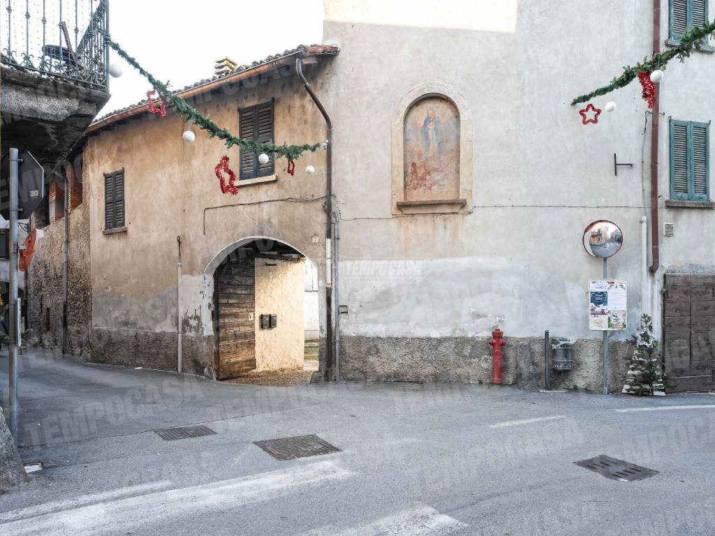 Casa indipendente a Bosisio parini in Via Al Lago 2 - Foto 2