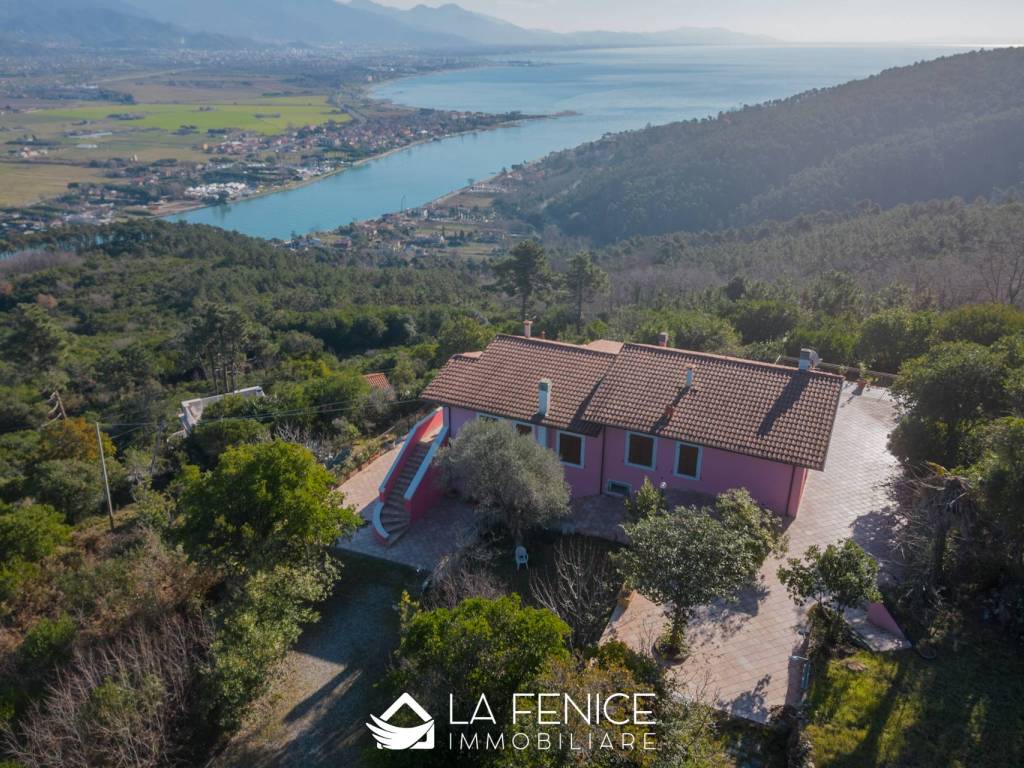 Villa a Ameglia in Via Cristoforo Colombo - Foto 2