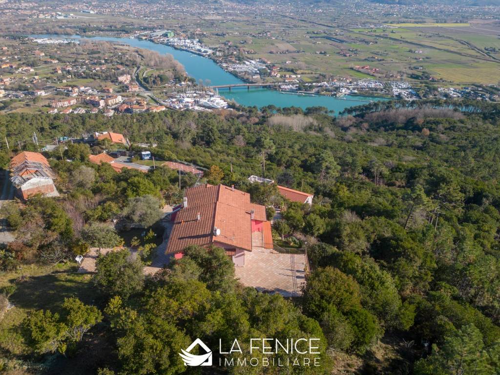 Villa a Ameglia in Via Cristoforo Colombo - Foto 3
