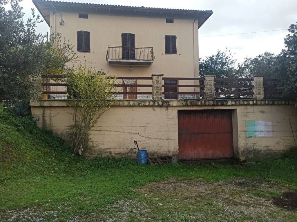 Villa a Castiglione del lago in Via Roma - Foto 2