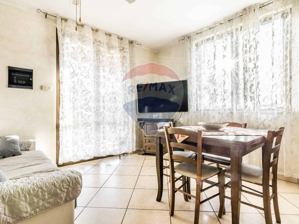Appartamento a Carnago in Via Don Mario Mottironi, 12 - Foto 2