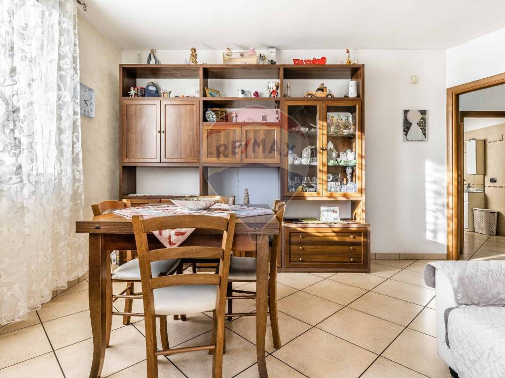 Appartamento a Carnago in Via Don Mario Mottironi, 12 - Foto 5