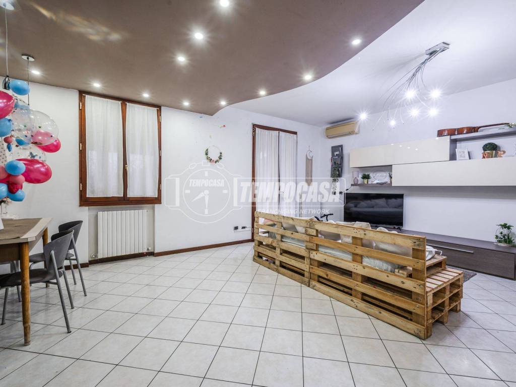 Appartamento a Castelfranco emilia in Via A. Saffi - Foto 5