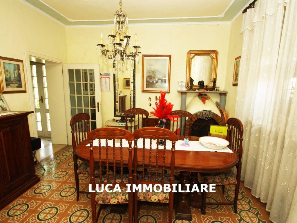 Casa indipendente a Pescia in Piazza del Moro, 9 - Foto 2