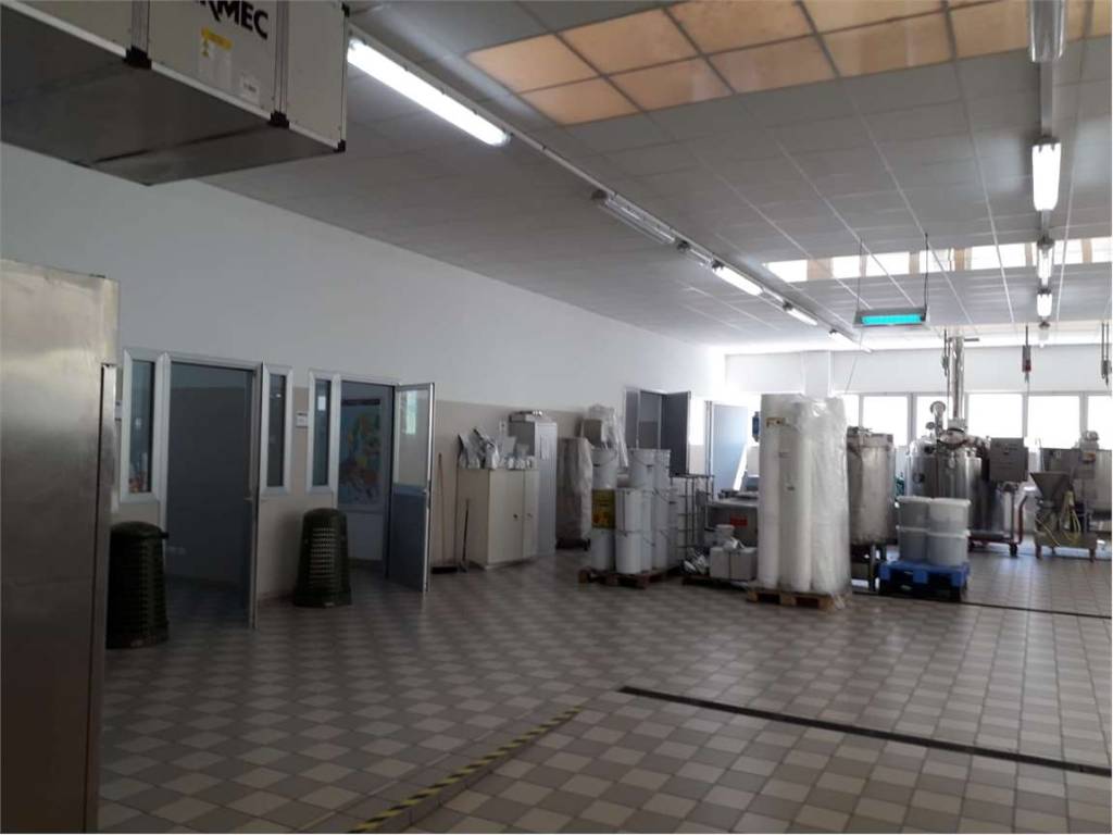 Immobile a Volano in zona industriale - Foto 3