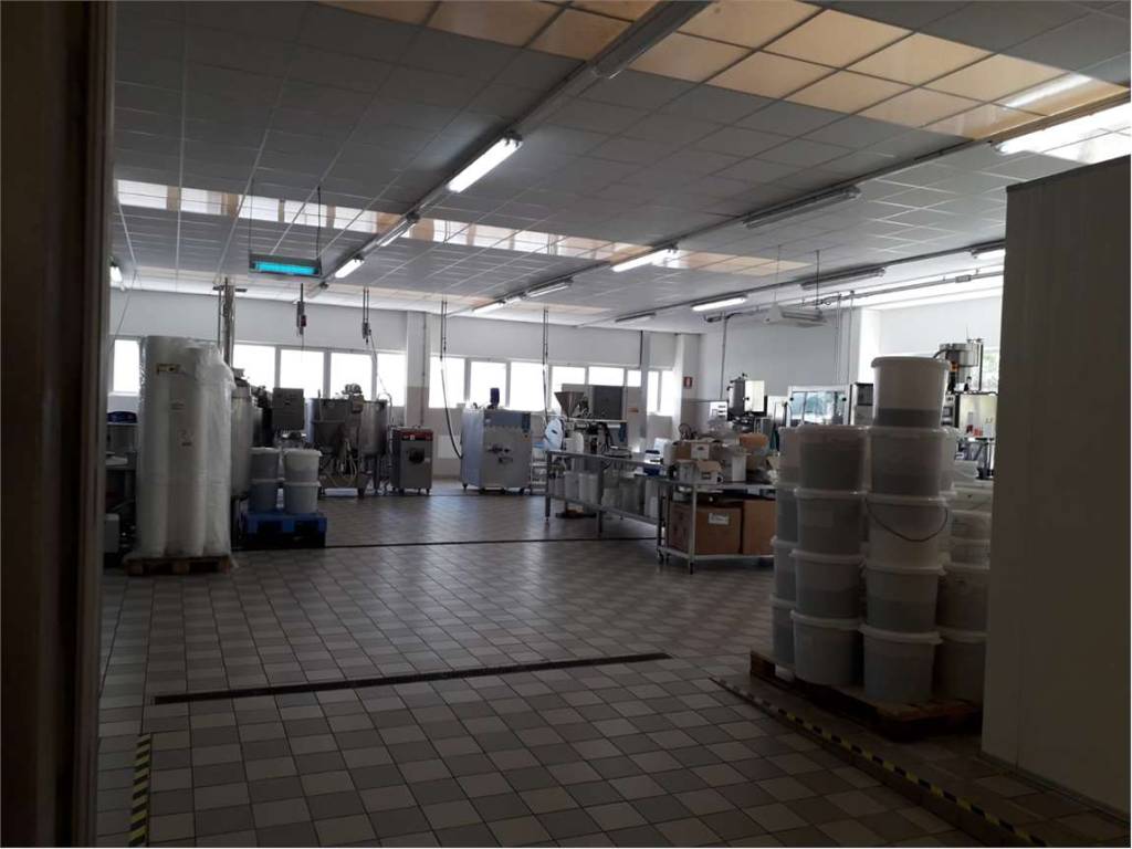 Immobile a Volano in zona industriale - Foto 4