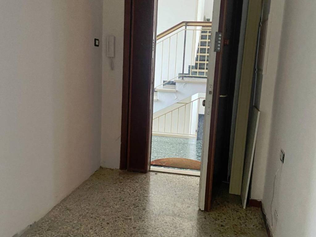 Appartamento a Livorno in Via Montebello, 2 - Foto 2